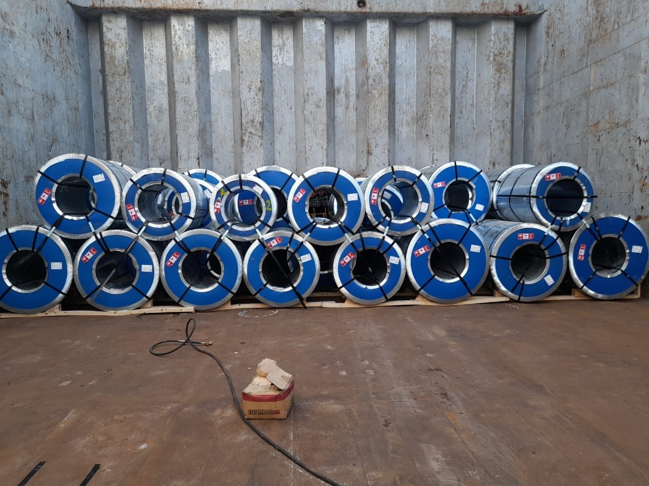 Dry bulk chartering service